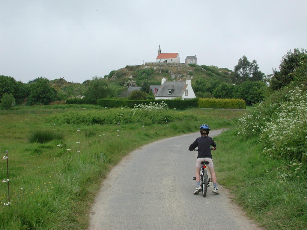 Isle du Br�hat; To the Church