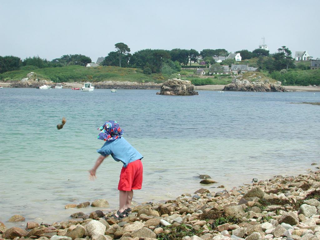 Isle du Br�hat; Chucking Pebbles